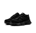 New Balance 9060 Triple Black – Elegante Sneaker en Negro Completo