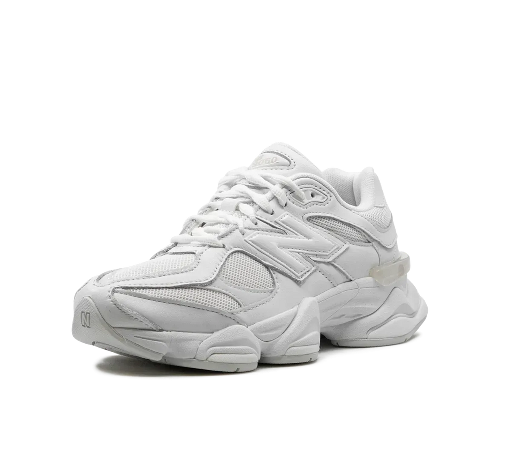 New Balance 9060 White – Moderno Sneaker con Diseño Marcado
