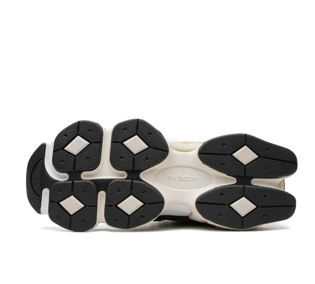 New Balance 9060 Black Phantom – Elegante Sneaker Clásico en Negro Distinguido