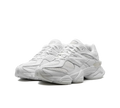 New Balance 9060 White – Moderno Sneaker con Diseño Marcado