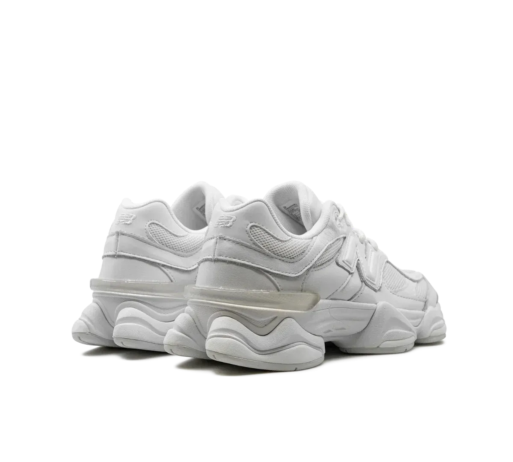 New Balance 9060 White – Moderno Sneaker con Diseño Marcado