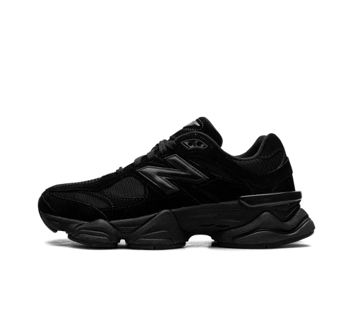 New Balance 9060 Triple Black – Elegante Sneaker en Negro Completo